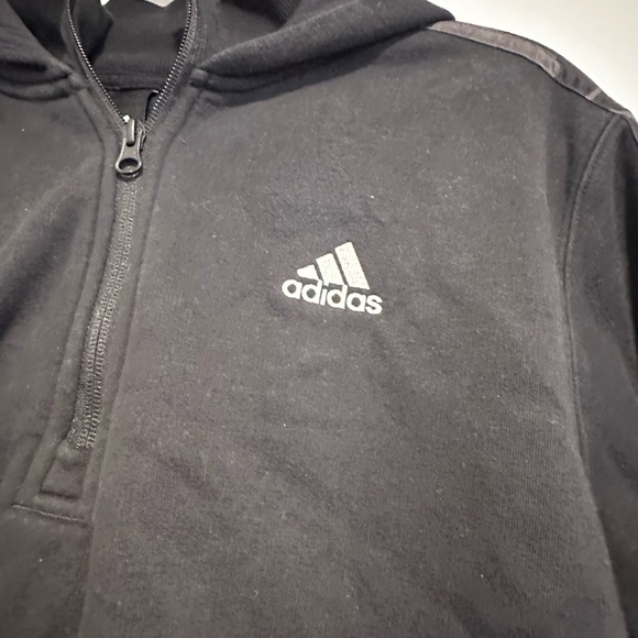 Women’s Medium Adidas Black Cropped extra Wide Sleeve Three Camo Stripe Hoodie. - Picture 15 of 16